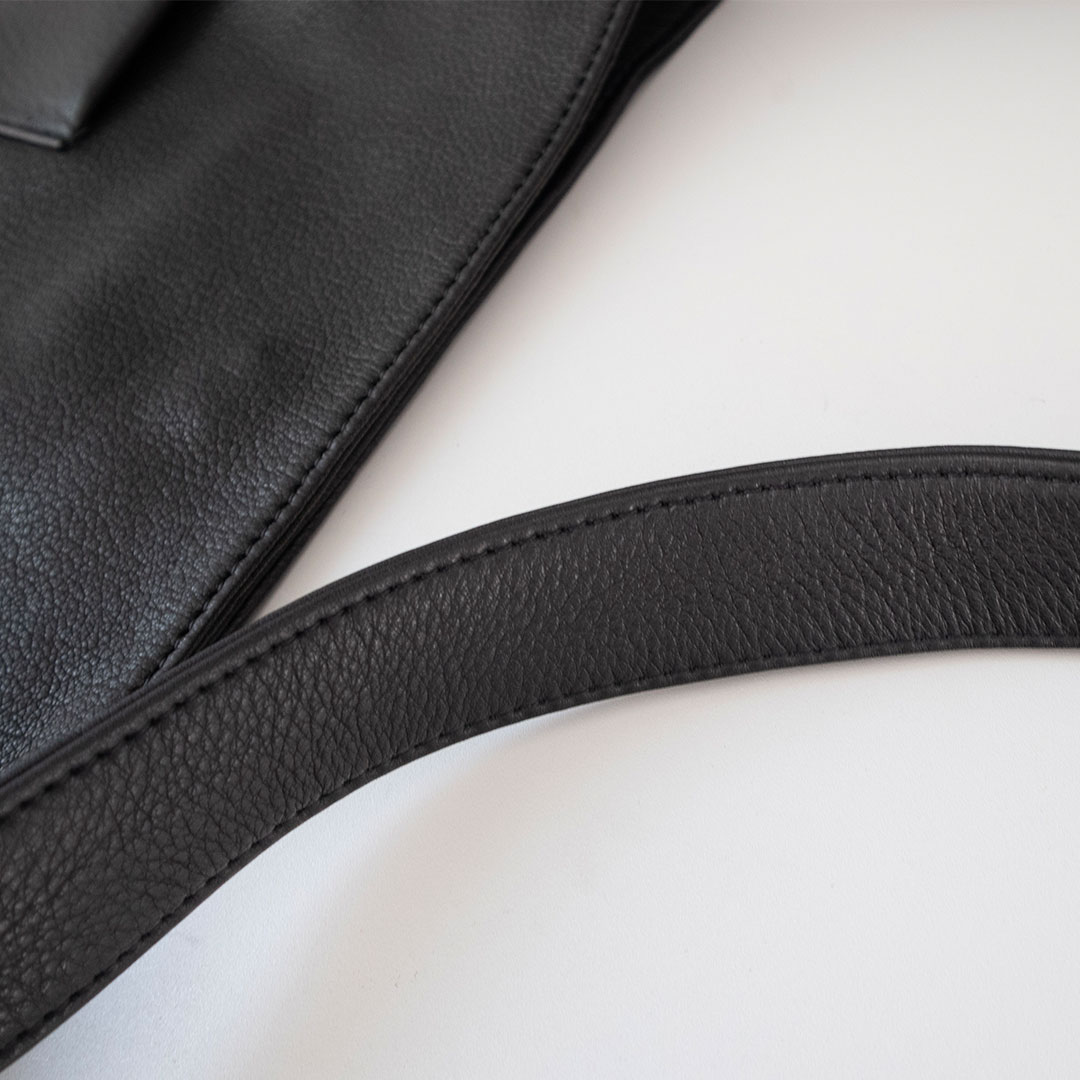 「暮らす」に寄り添う 外ポケット付きソフトレザー3waybag [ai&meg]