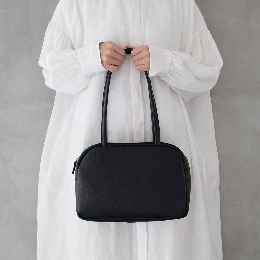 肩掛けできる、ゆったりきちんとデイリーボストン(M)| Daily Boston