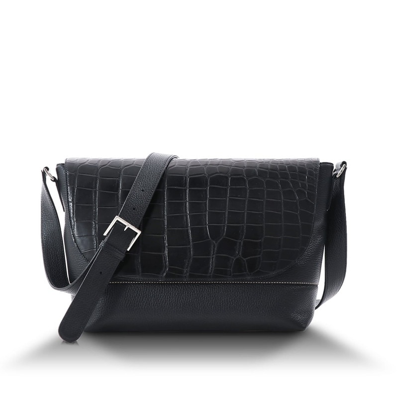 クロコダイル　マット×牛革　カブセ型ショルダーバッグ　ブラック