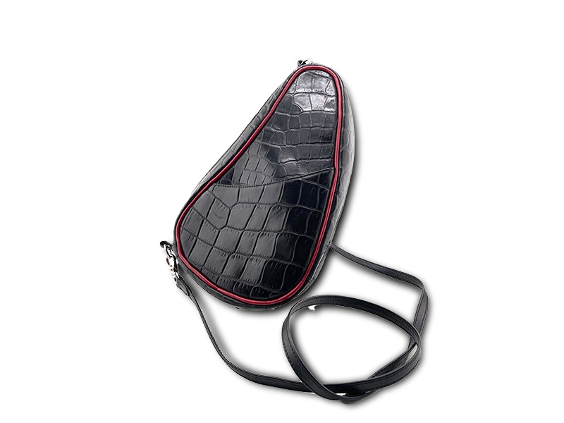 クロコダイル　マット　ショルダーポーチ　ブラック