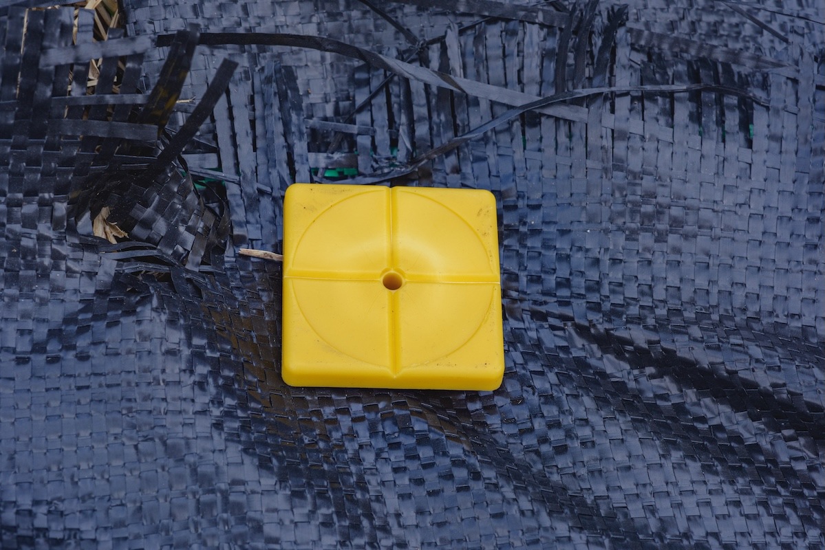 プラシート止め杭　頭部30角 NO.プレート対応　プレートくんタイプ 200本セット　ABS製 シートの止め杭として大活躍