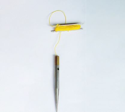 下げ振り巻取器 細長垂球