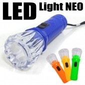 クリスタルがキラキラ光る！LED ハンディライト 高輝度 ダイヤ型 ライト 軽量 コンパクト 懐中電灯 手のひらサイズ 省エネ/長寿命 激安 SALE ◇ Light-NEO