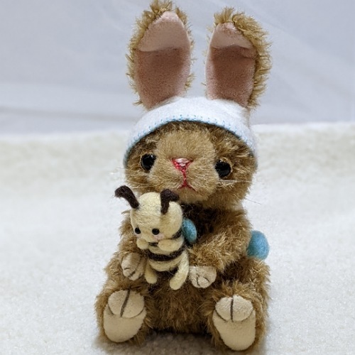 はねる おねむなうさぎとぶんぶん | アニマル,ウサギ | Ritti Bear