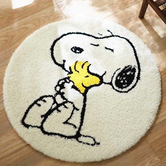 スヌーピーがちらっとのぞくかわいらしいラグ 45×65cm | カーテン