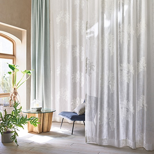 ���ȥ쥢�β֤Ӥ���������졼�������ƥ�