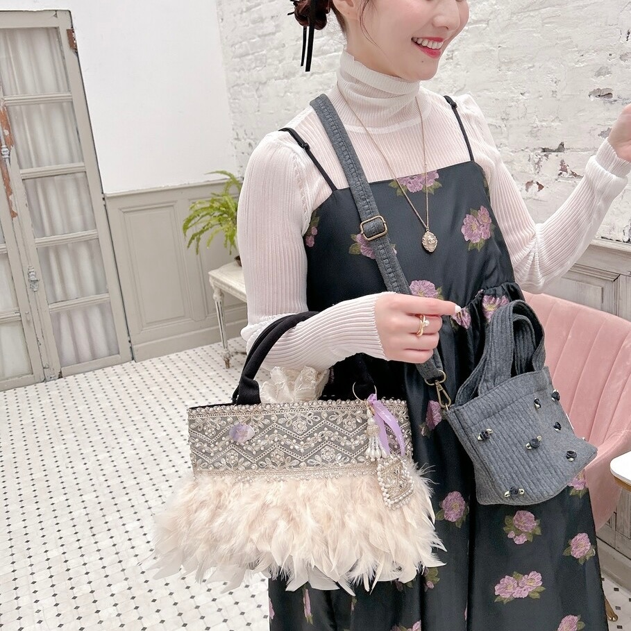 ���㡼�� Pale Chandelier