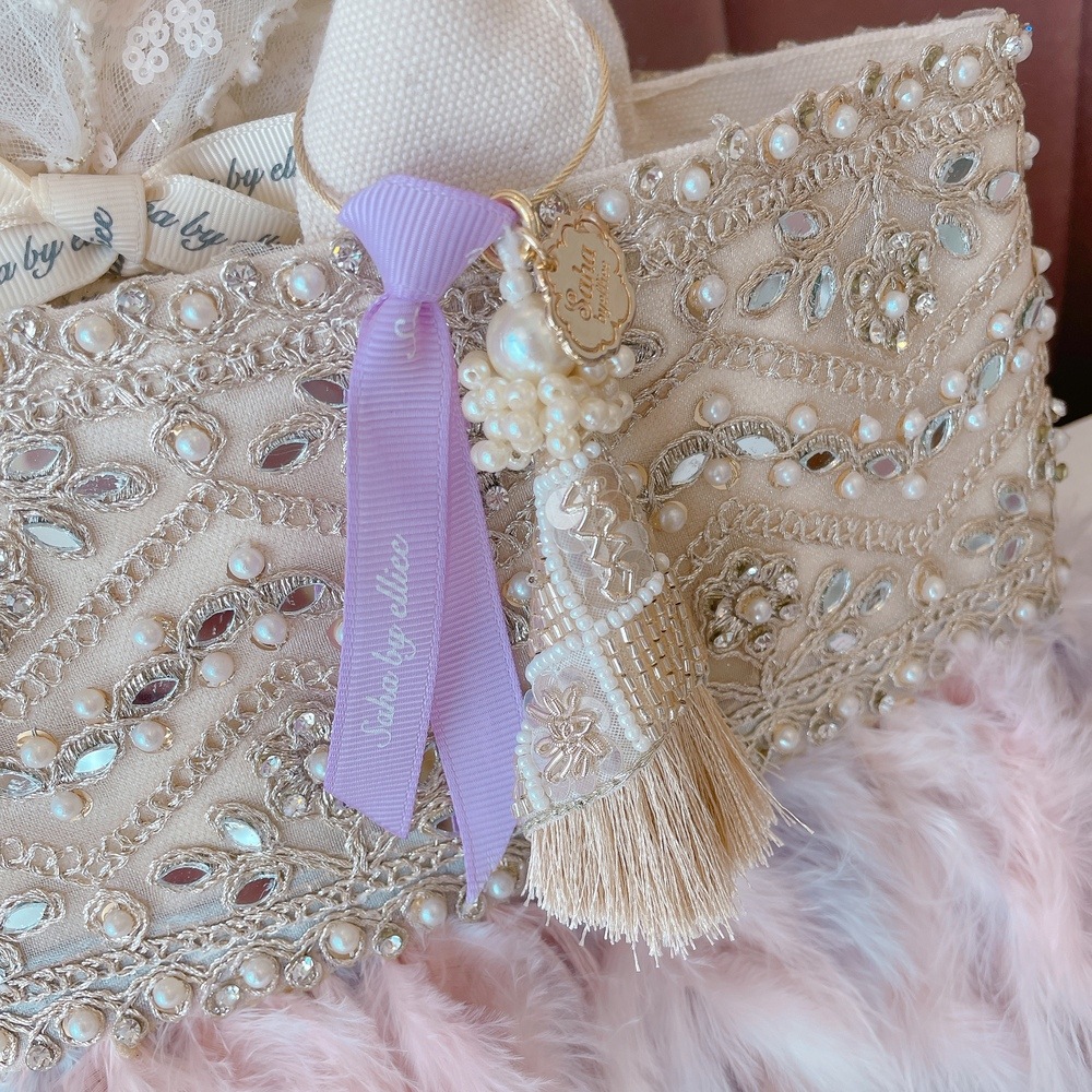 ���㡼�� Pale Chandelier