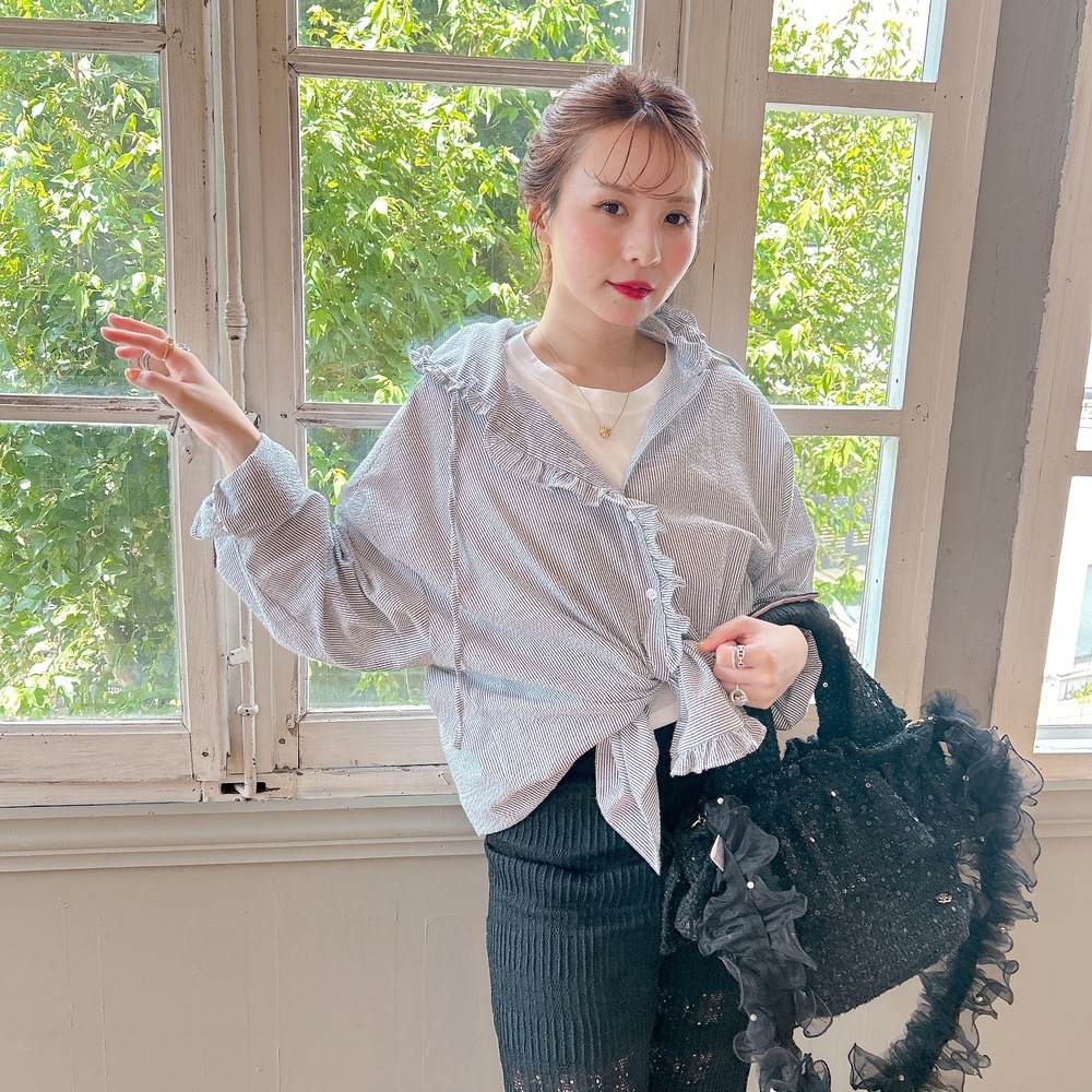 匿名発送　美品　エイミーロウ　バックフリルゆるフーディー　サイズ38 ブラック 匿名発送 美品 エイミーロウ バックフリルゆるフーディー サイズ