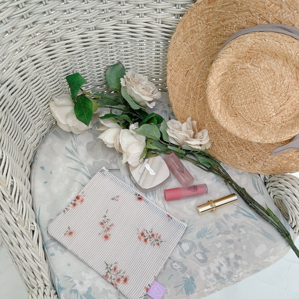 �ݡ��� Flower Stripe Pouch