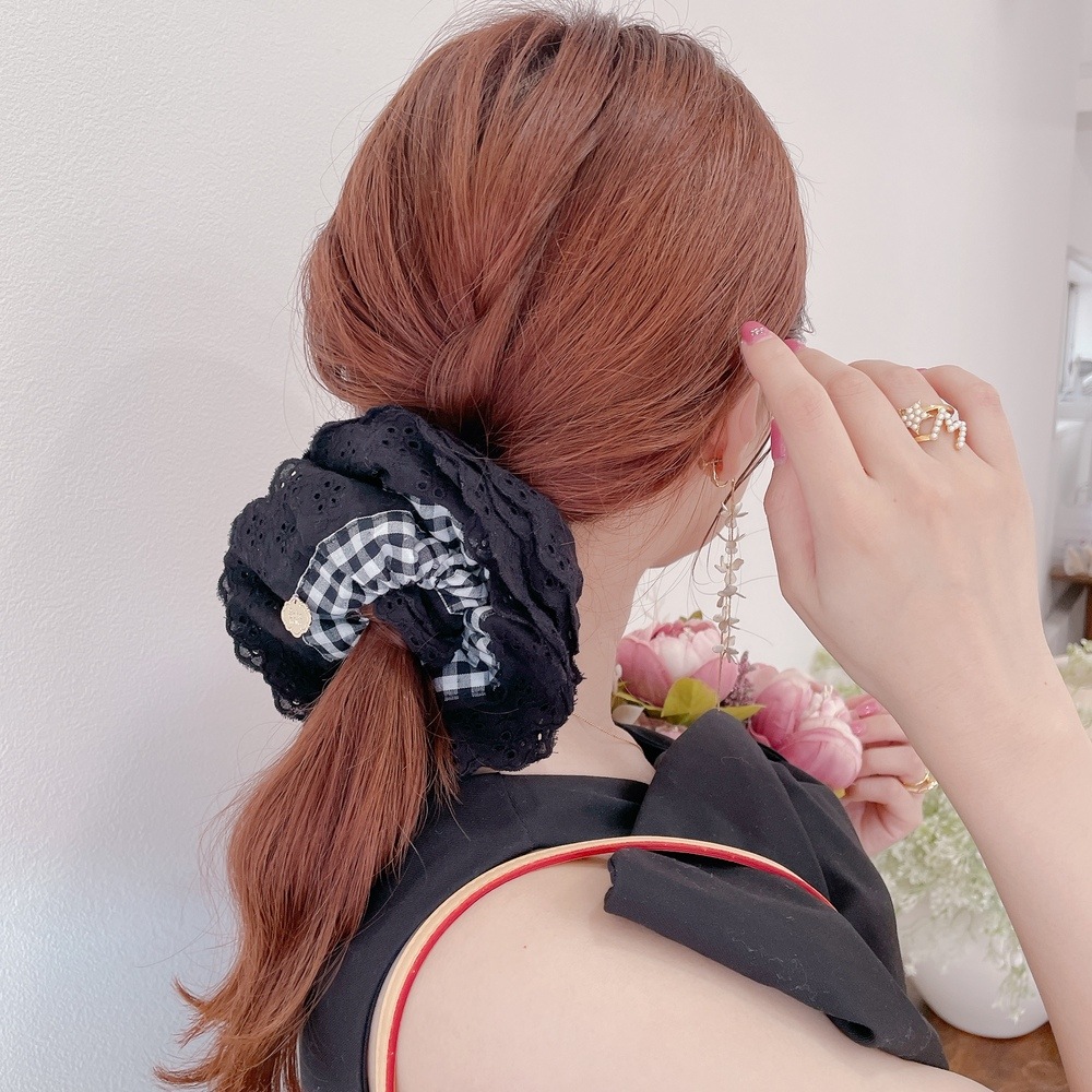 奷 Embroidery Lace