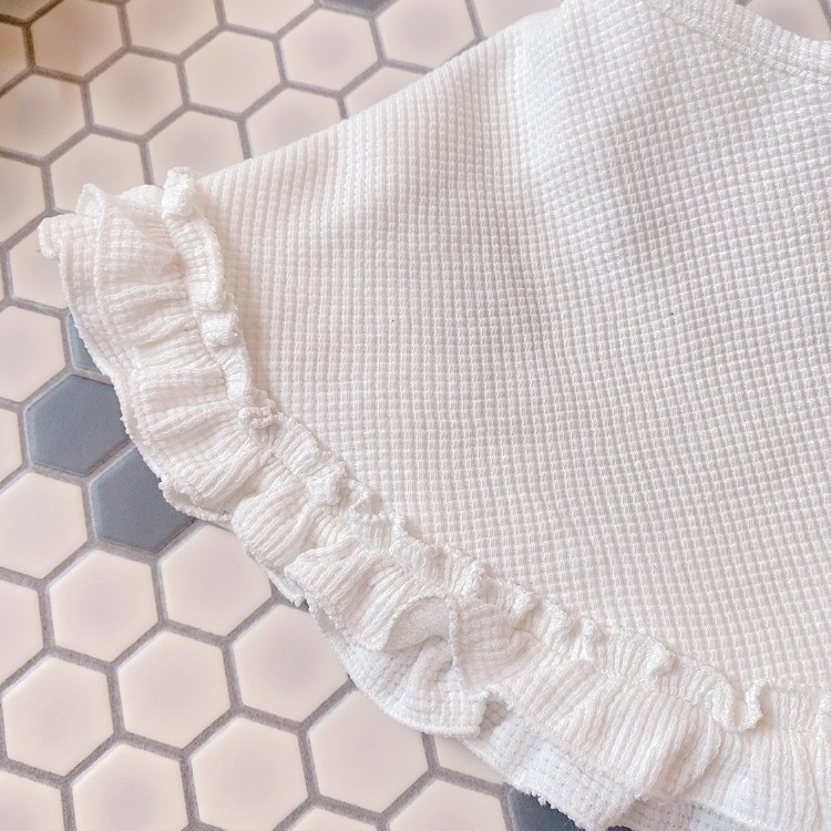 Waffle Frill Collar