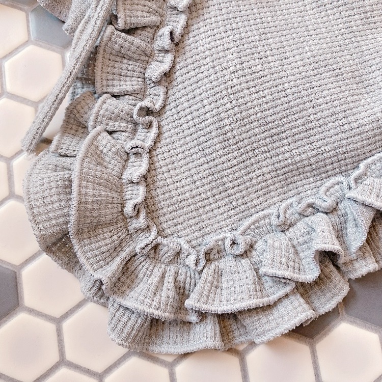Waffle Frill Collar