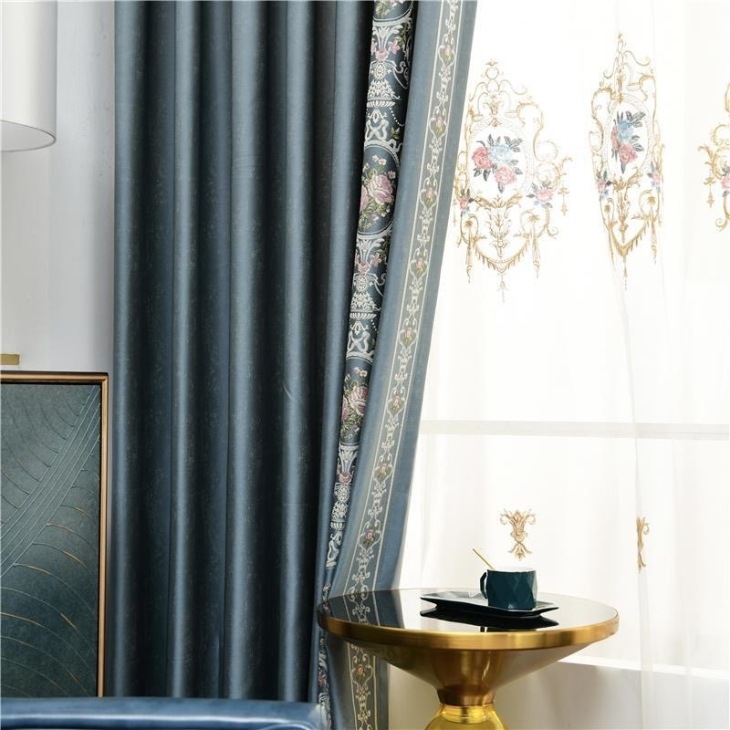 カーテンヘッド