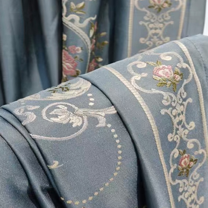 カーテンヘッド