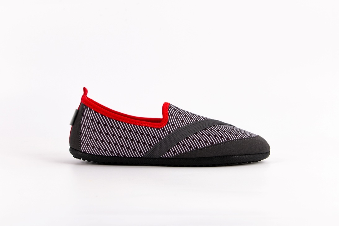 Black&Red M (約27.5cm)