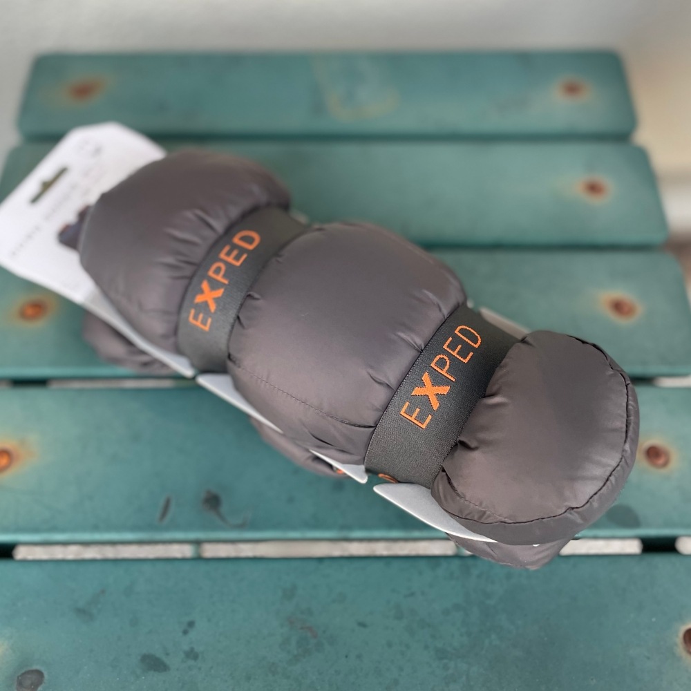 EXPED / 700FPのダウンが入った保温ソックス