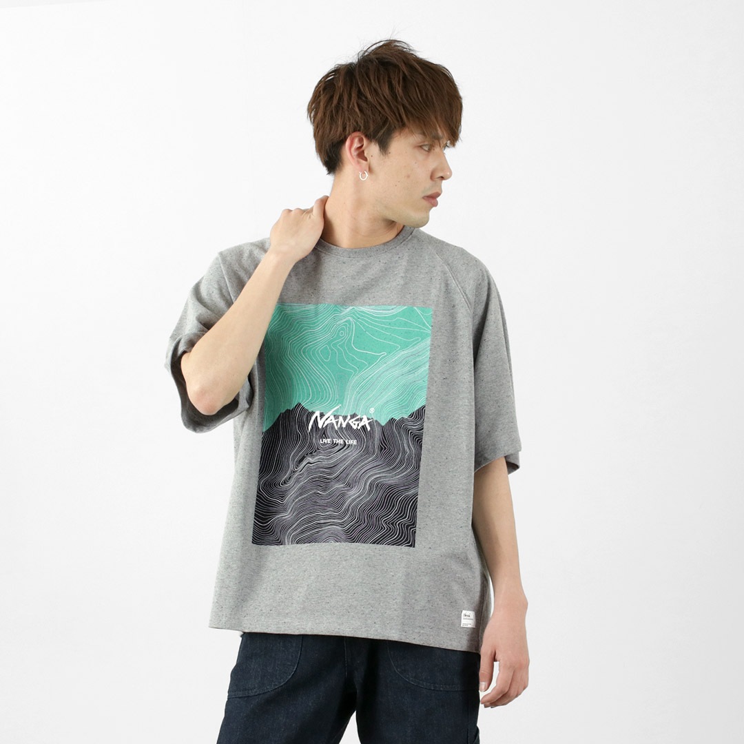 NANGA(ナンガ) エコ ハイブリッド ルーズフィット コントアーマップロゴTシャツ / メンズ レディース / ユニセックス / 半袖 プリント / ECO HYBRID LOOSE FIT CONTOUR MAP LOGO TEE | すべての商品 | ROCOCO(ロココ) | 通販 メンズ ファッション NANGA(ナンガ) エコ ハイブリッド ルーズフィット コントアーマップロゴTシャツ / メンズ レディース / ユニセックス / 半袖 プリント / ECO HYBRID LOOSE FIT CONTOUR MAP LOGO TEE | すべての商品 | ROCOCO(ロココ) | 通販 メンズ ファッション