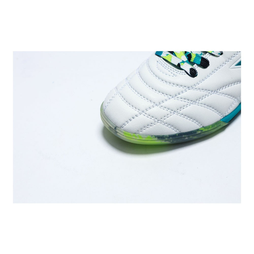 割引セール 20％OFF】KELME/ケルメ フットサルシューズ K