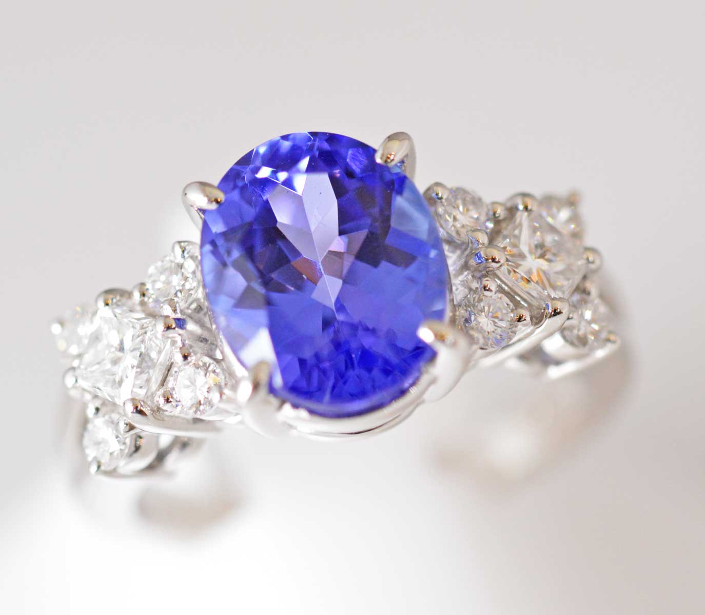 タサキ PT900 プラチナ タンザ2.96ct ダイヤ0.63ct リング 9号 ブランドジュエリー 6291