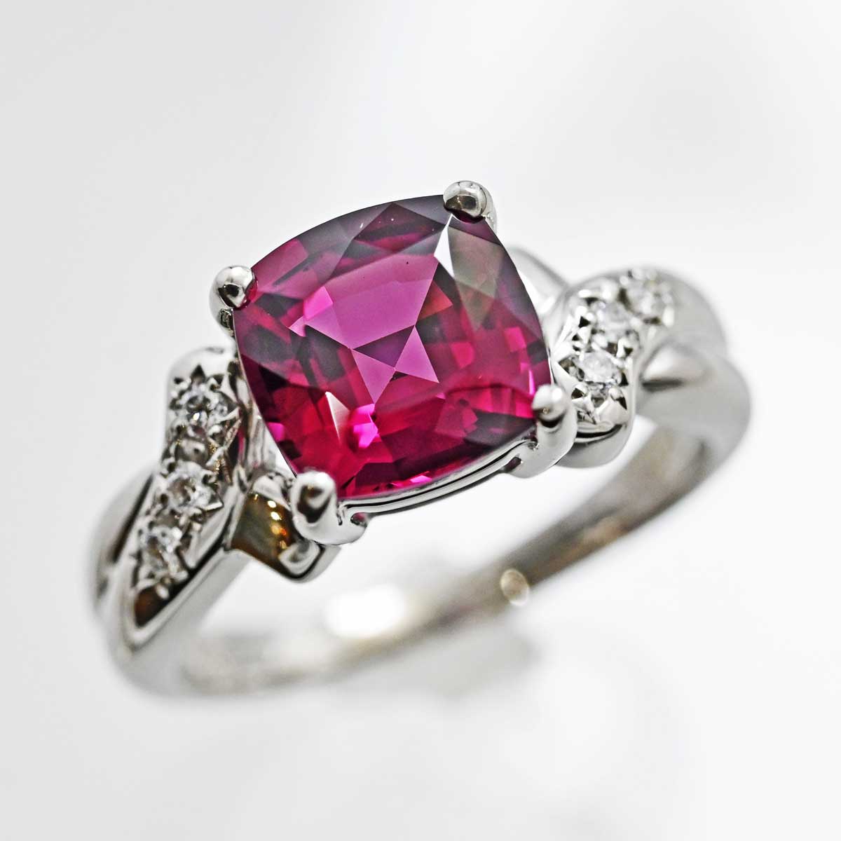 タサキ ＰT900 プラチナ ガーネット2.45ct ダイヤ0.07ct リング レディース 12号  3483