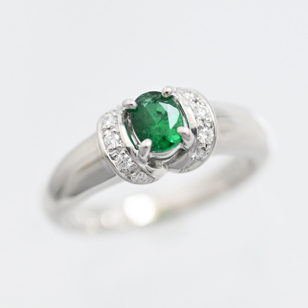 タサキ PT900 プラチナ エメラルド0.30ct ダイヤ0.08ct リング 9.5号 レディース 3527