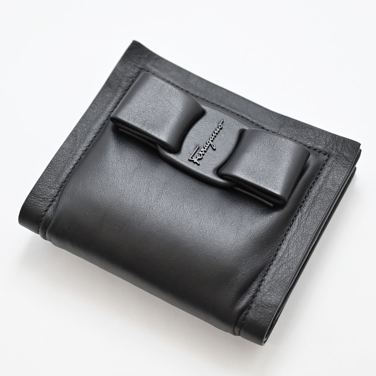 フェラガモ FERRAGAMO 二つ折り財布 リボン ブラック レディース  3528