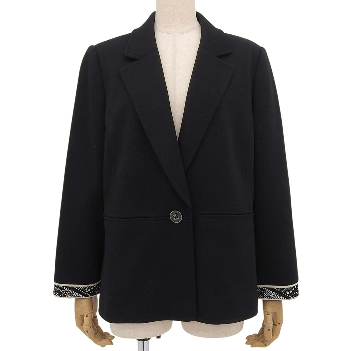 レオナール LEONARD テーラードジャケット 裏地付 カットソー 1つボタン 後ベルト付 袖口柄 襟裏柄 ウール ブラック 13AR レディース 4698