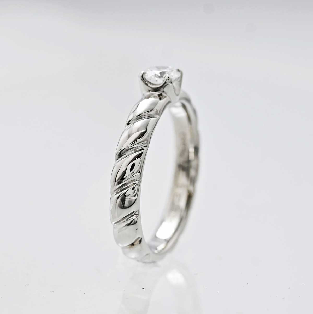 ショーメ CHAUMET Pt950 プラチナ ダイヤ0.30ct トルサード トリニティ リング 12号 レディース  3287