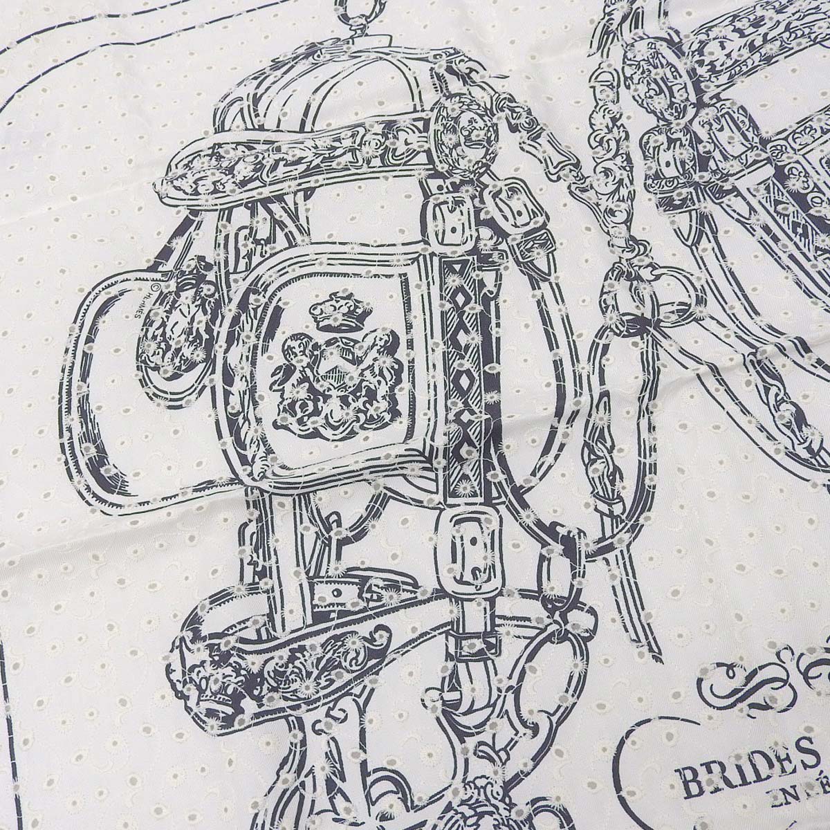 エルメス HERMES カレ70 スカーフ BRIDES de GALA 式典用馬勒 イングリッシュ エンブロイダリー シルク100 ブラン×ノワール 2023春夏 4390