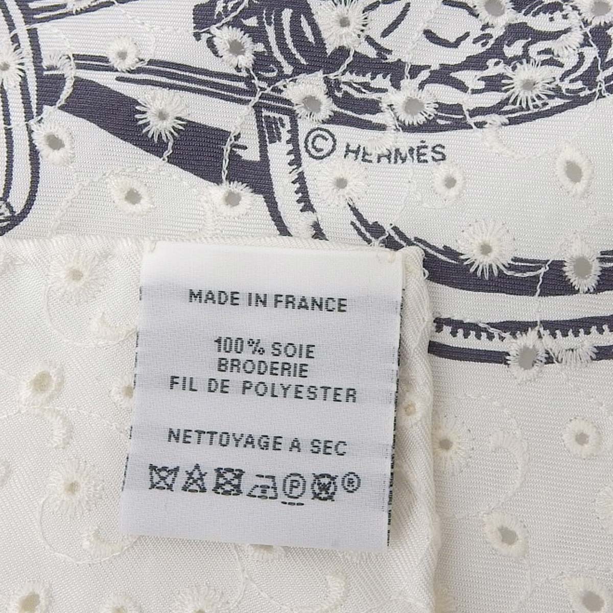 エルメス HERMES カレ70 スカーフ BRIDES de GALA 式典用馬勒 イングリッシュ エンブロイダリー シルク100 ブラン×ノワール 2023春夏 4390