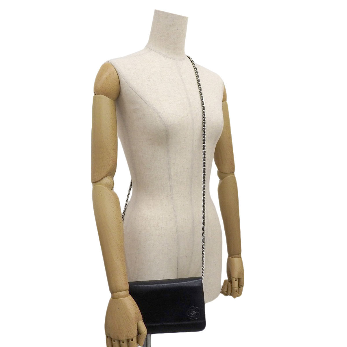 シャネル CHANEL カメリア チェーンウォレット 長財布 レザー ブラック レディース 12番台 8610