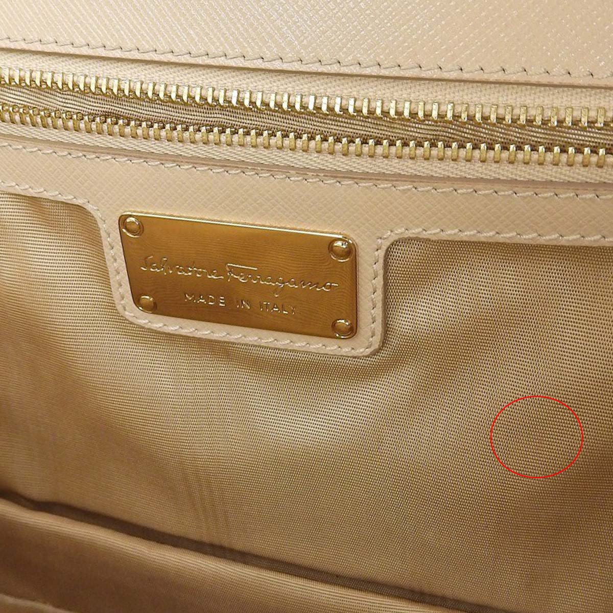 フェラガモ FERRAGAMO ヴァラ チェーンショルダーバッグ 斜め