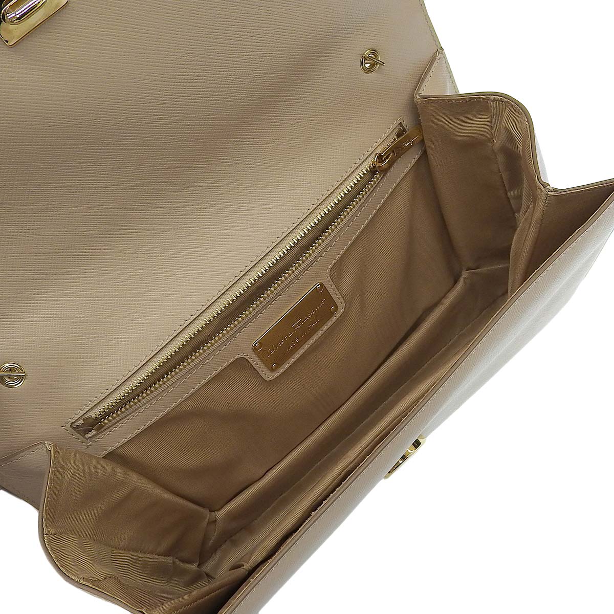 美品　フェラガモ　ヴァラ　チェーンショルダー　レザー Salvatore Ferragamo - サルヴァトーレフェラガモ チェーン