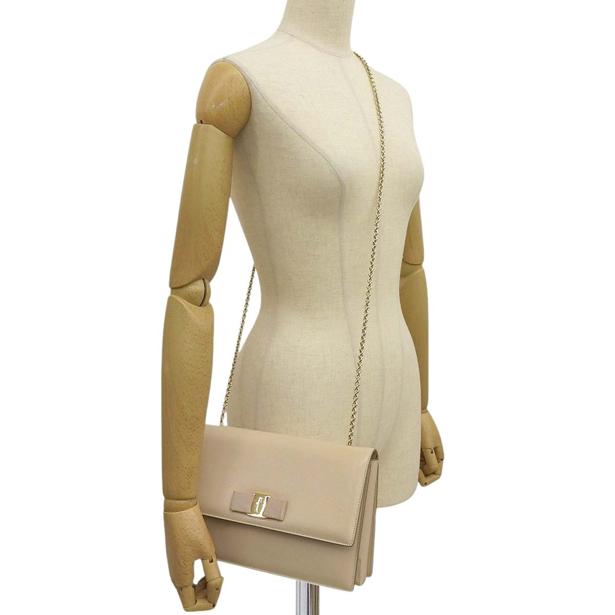 フェラガモ FERRAGAMO ヴァラ チェーンショルダーバッグ 斜め掛け レザー ベージュ レディース 4621