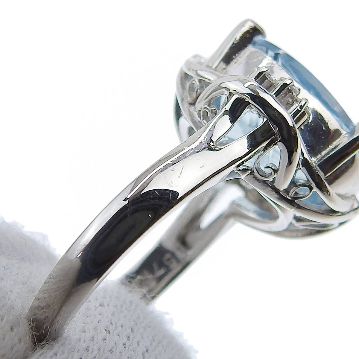 Pt900 プラチナ ブルートパーズ 6.57ct ダイヤモンド 0.08ct リング