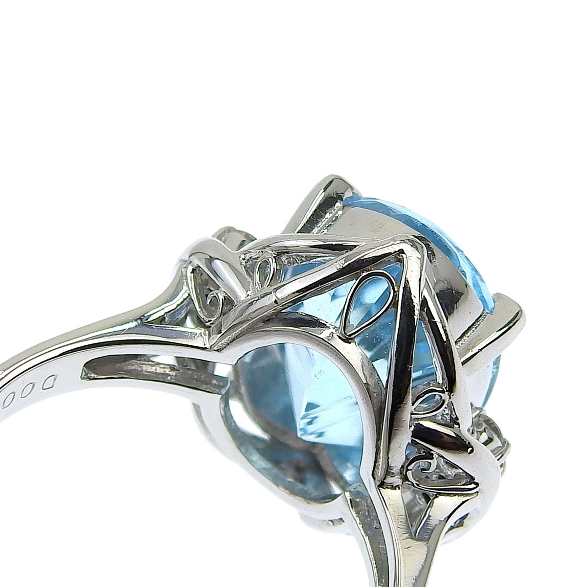 Pt900 プラチナ ブルートパーズ 6.57ct ダイヤモンド 0.08ct リング