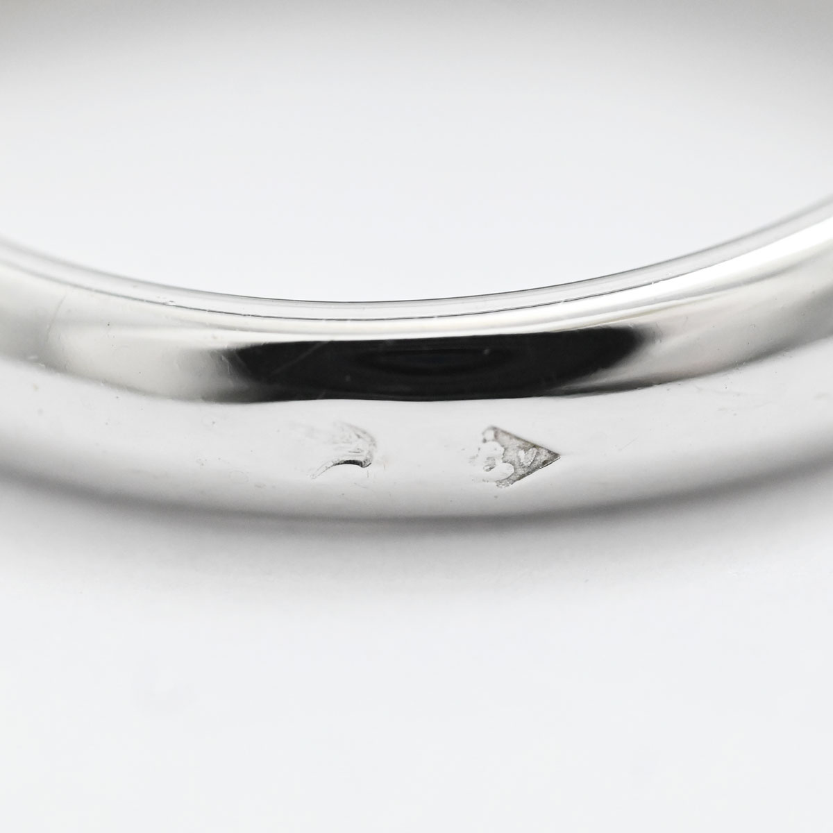 ヴァンクリーフ＆アーペル VAN CLEEF & ARPELS 750WG ホワイトゴールド シニアチュール シグネチャー ロゴ リング 9.5号  3396