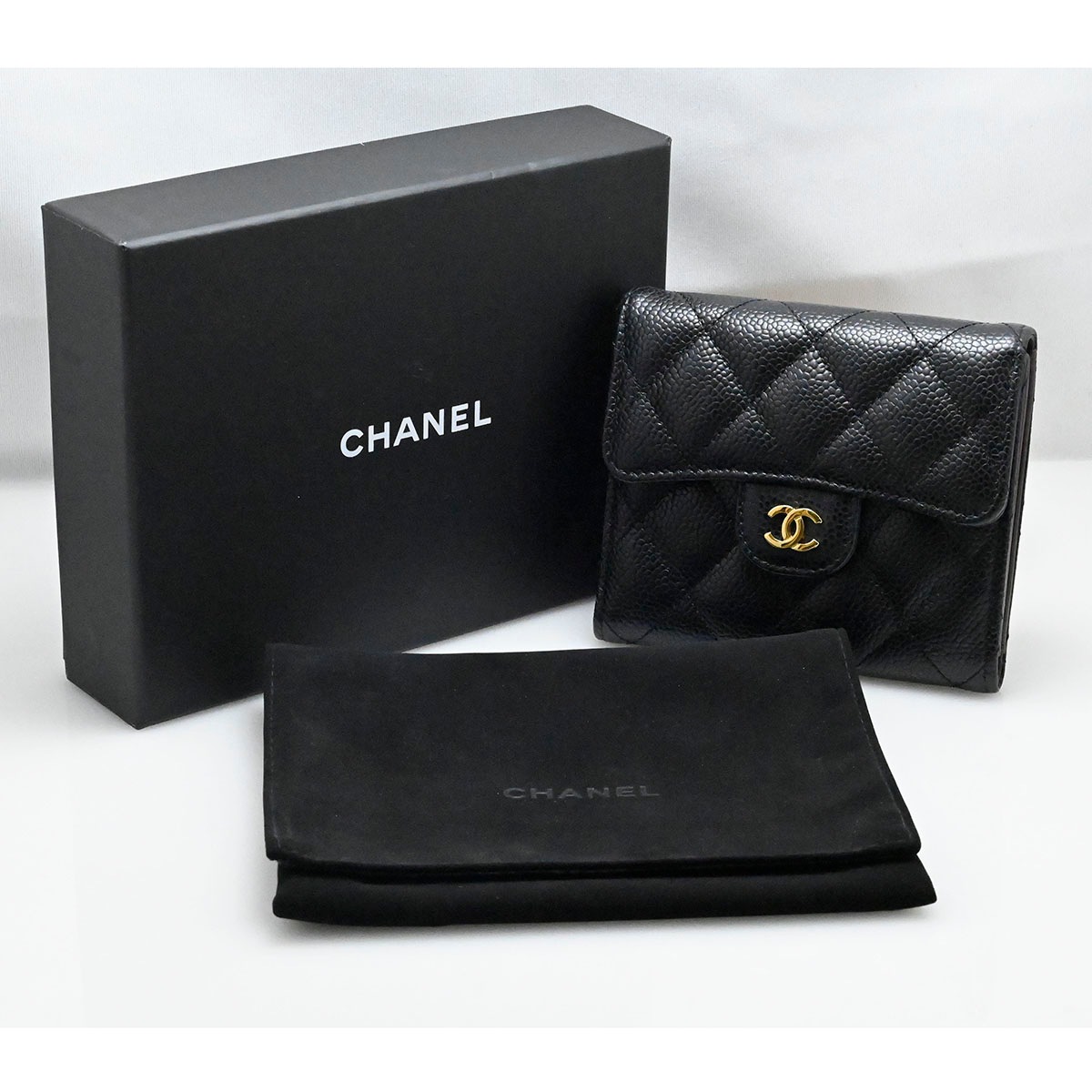 シャネル CHANEL マトラッセ クラシックスモール フラップウオレット キャビアスキン 三つ折り財布 ブラック ココマーク レディース AP0231 3677