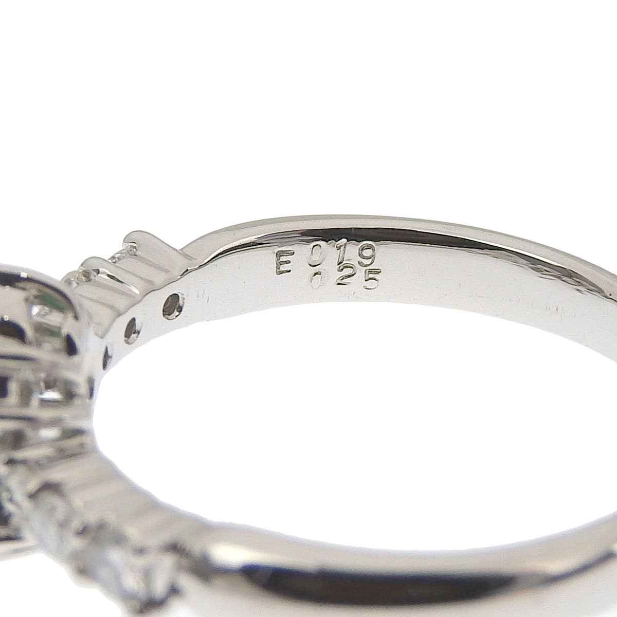 Pt900 プラチナ エメラルド 0.19ct ダイヤモンド 0.25ct リング 指輪 12号 レディース 8429