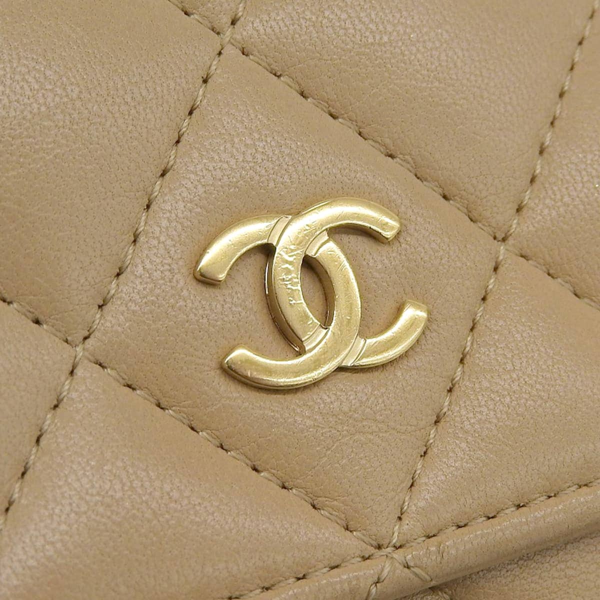 シャネル CHANEL ラムスキン マトラッセ チェーンウオレット ゴールド金具 ベージュ系 レディース 18番台 4459