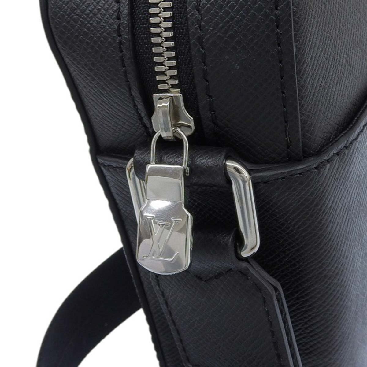 ルイヴィトン LOUIS VUITTON タイガ アントン メッセンジャーMM 斜め掛け アルドワーズ メンズ M33429 4638