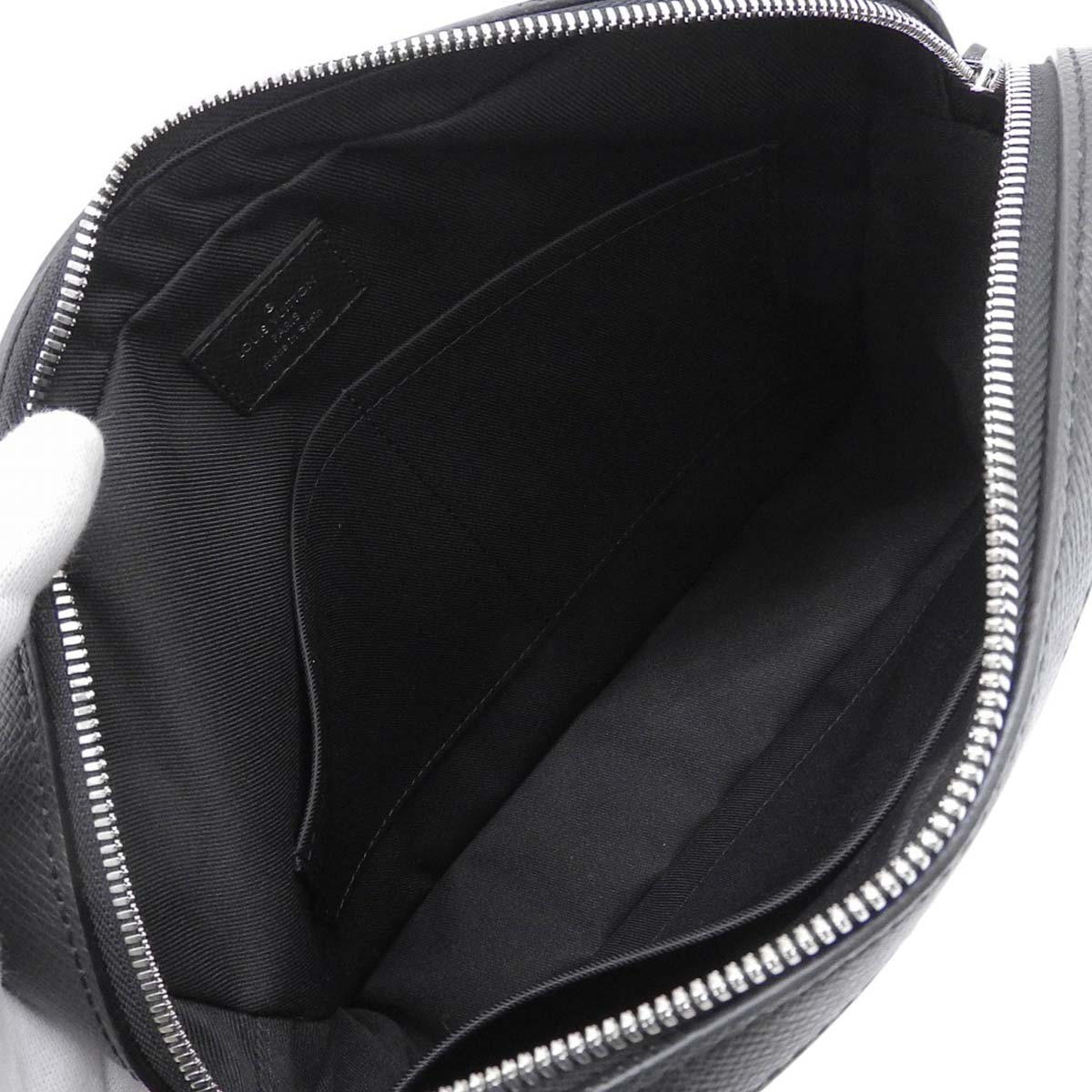 ルイヴィトン LOUIS VUITTON タイガ アントン メッセンジャーMM 斜め掛け アルドワーズ メンズ M33429 4638