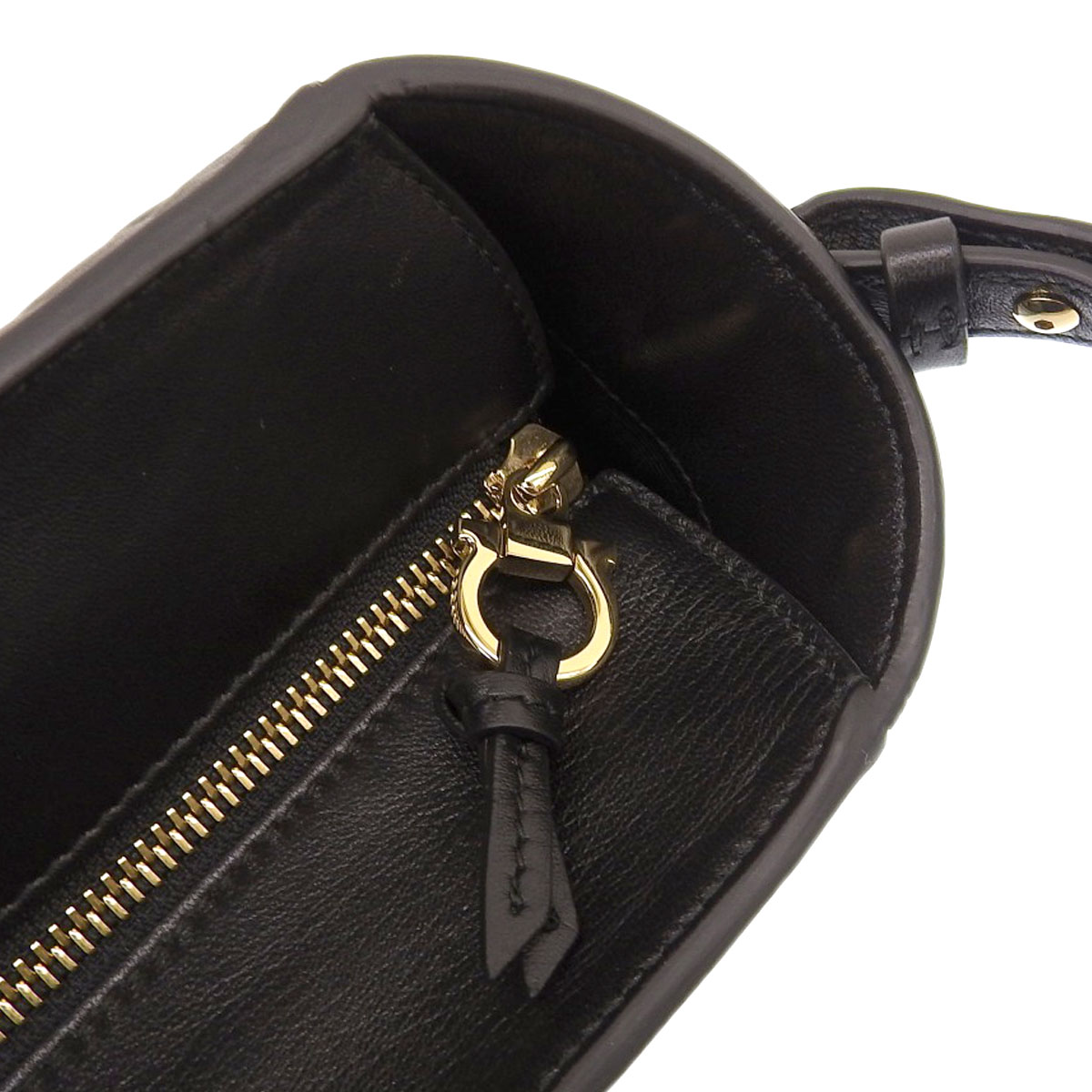フェラガモ FERRAGAMO 2WAY トートバッグ ショルダーバッグ 型押しレザー ブラック レディース 4036
