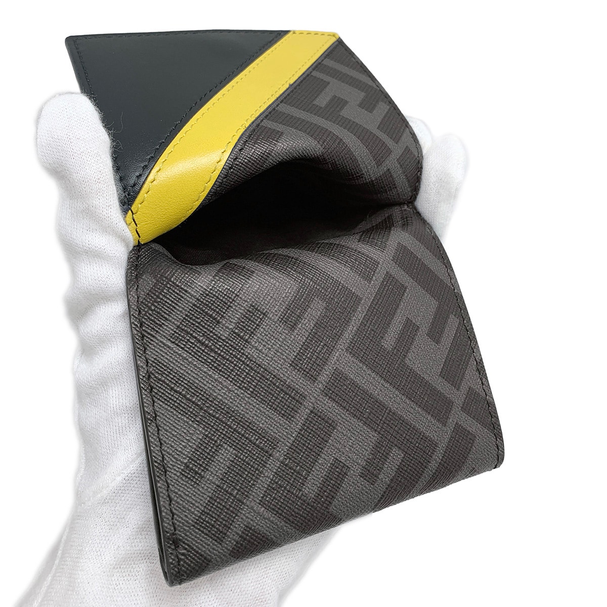 フェンディ FENDI ダイアゴナル ズッカ柄 三つ折財布 コンパクトウオレット レザー×PVC メンズ レディース  2091