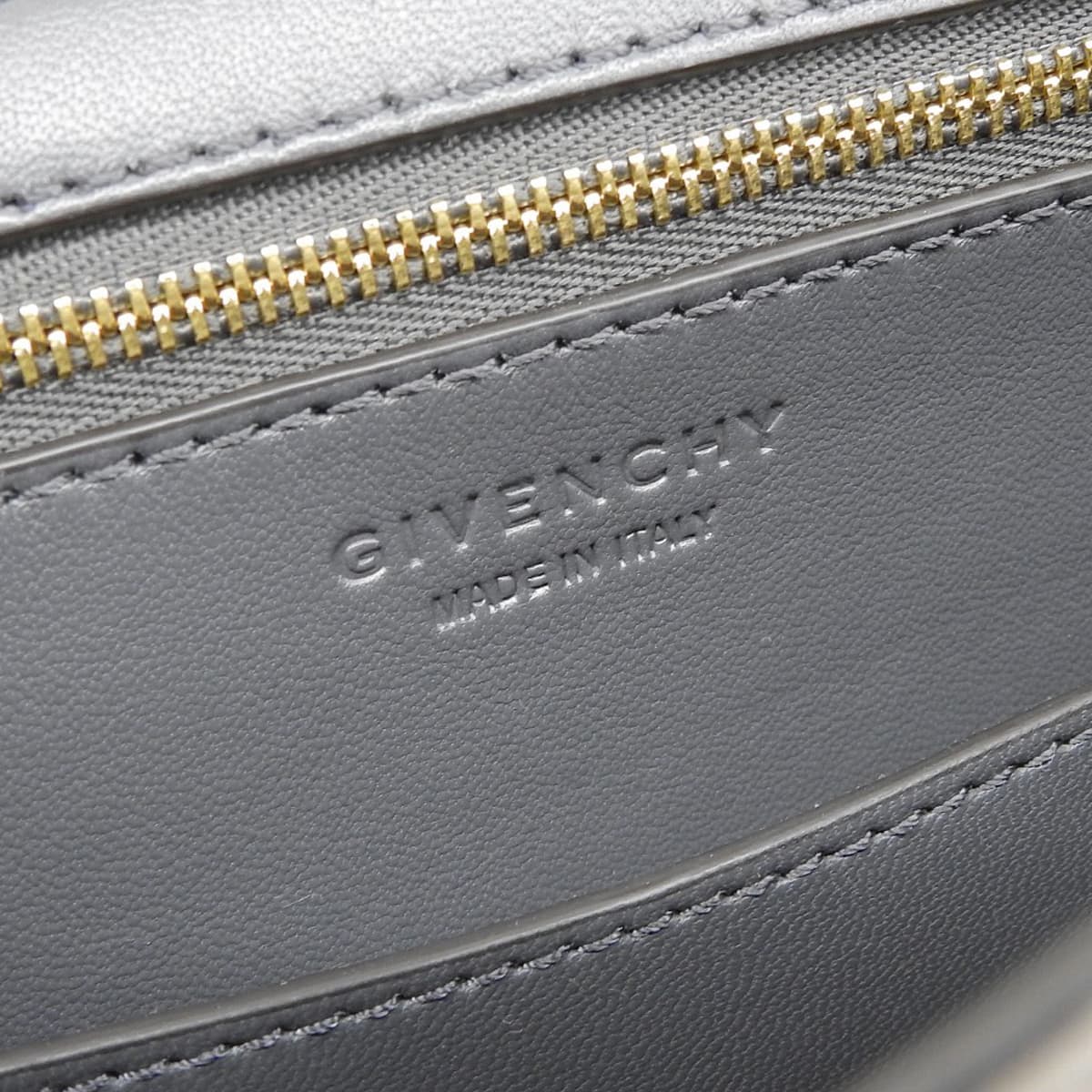 ジバンシー GIVENCHY ミスティック 2WAY ショルダーバッグ ハンドバッグ 肩掛け ななめ掛け レザー ベージュ ゴールド金具 レディース 4736