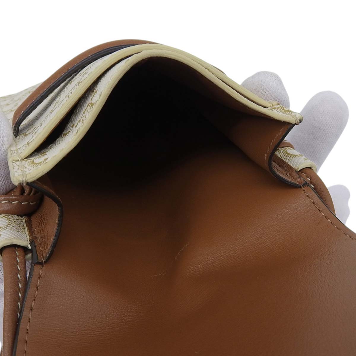 セリーヌ CELINE トリオンフ フラップ付モバイルポーチ 斜め掛け トリオンフキャンバス×ラムスキン ホワイト×タン レディース 4648