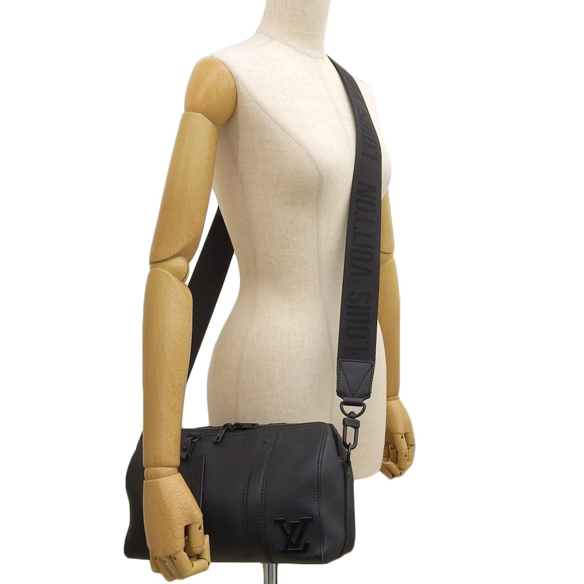 ルイヴィトン LOUIS VUITTON シティ・キーポル ショルダーバッグ グレインカーフレザー ブラック メンズ M59255 4155