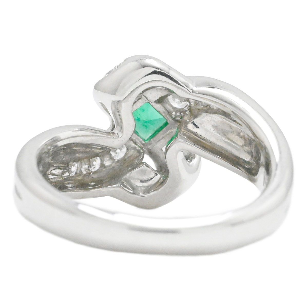 ポーラ POLA PT900 プラチナ ダイヤ0.28ct エメラルド0.20ct リング サイズ10号 レディース  3975