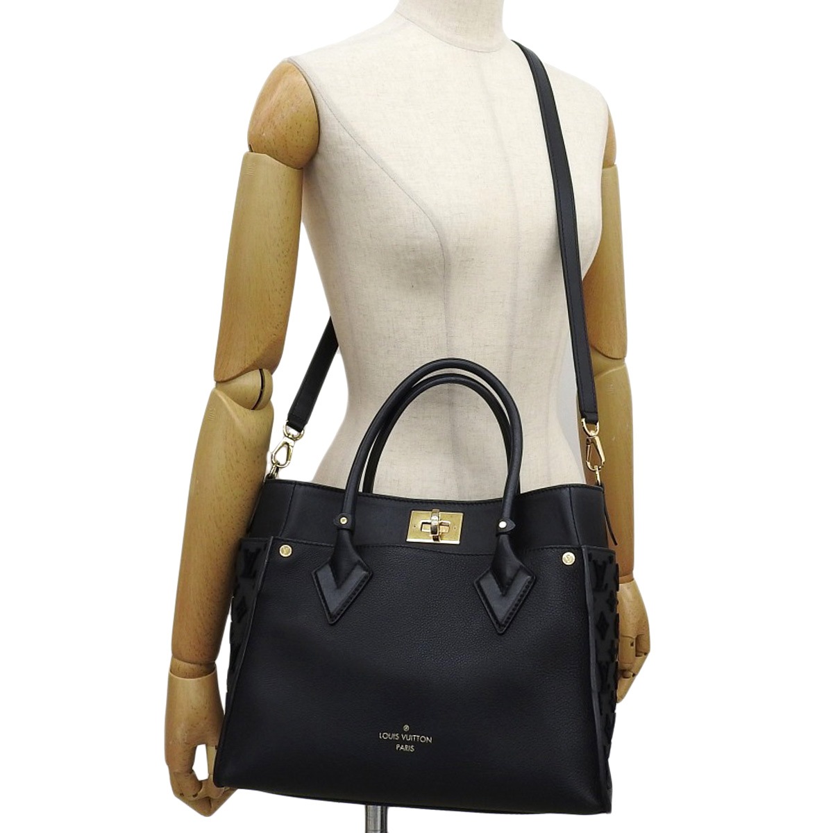 ルイヴィトン LOUIS VUITTON モノグラムタフタージュ オンマイ